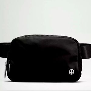 NWT Lululemon Everywhere Belt Bag